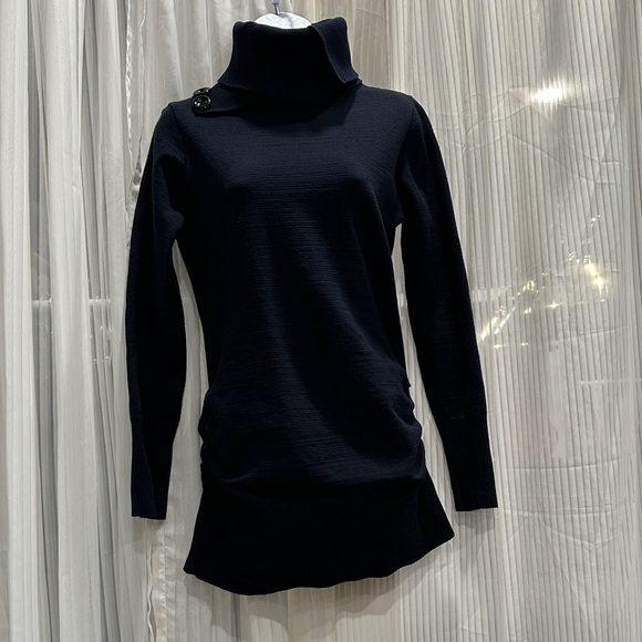 #440 Ruelle Dark Blue Turtleneck Sweater - Picture 2 of 9